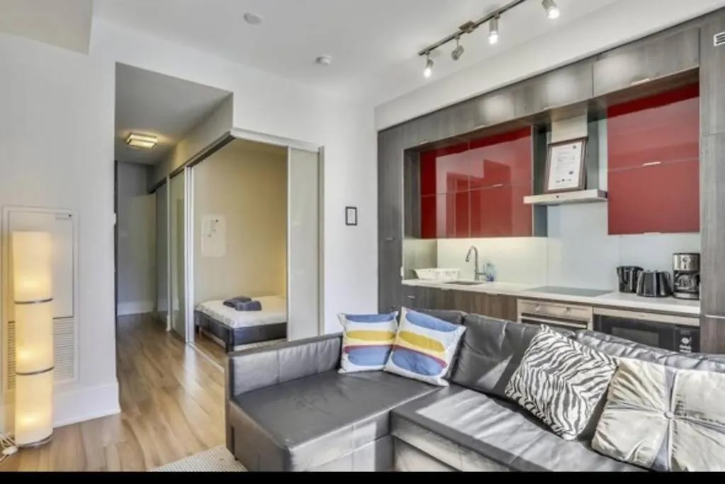 Elegant Condo Downtown On Front West Street II Toronto