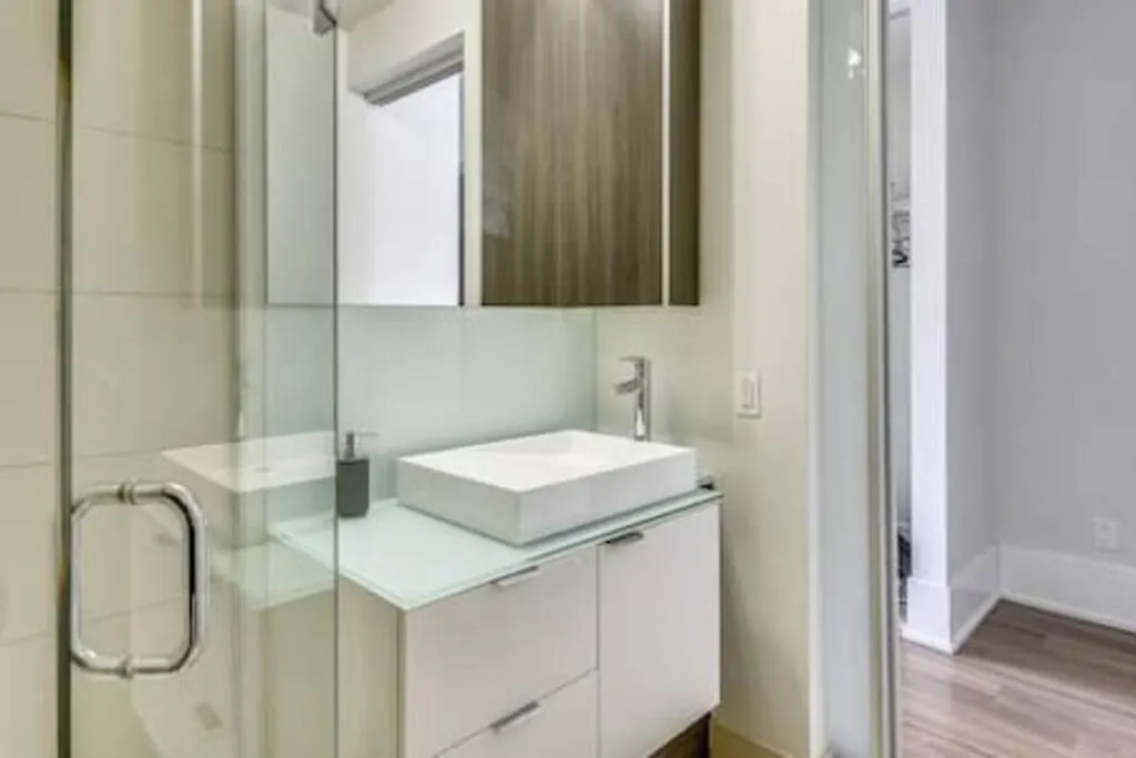 Elegant Condo Downtown On Front West Street II Toronto